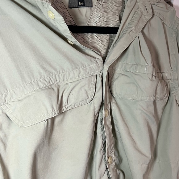 REI Men's Light Olive Shirt Jacket UPF 50+ - Picture 6 of 7